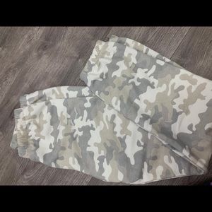 Camouflage lazy pants